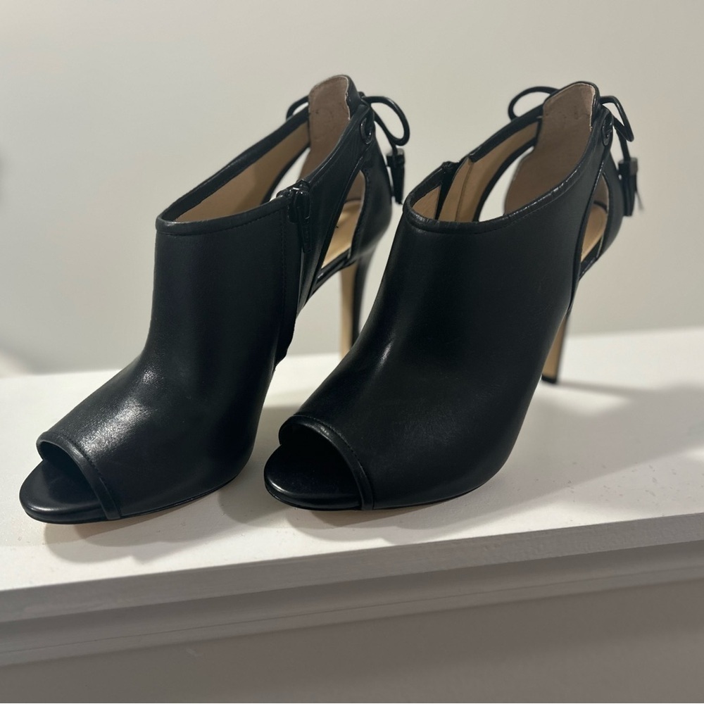 Michael Kors Jennings Low Bootie EUC Size 8